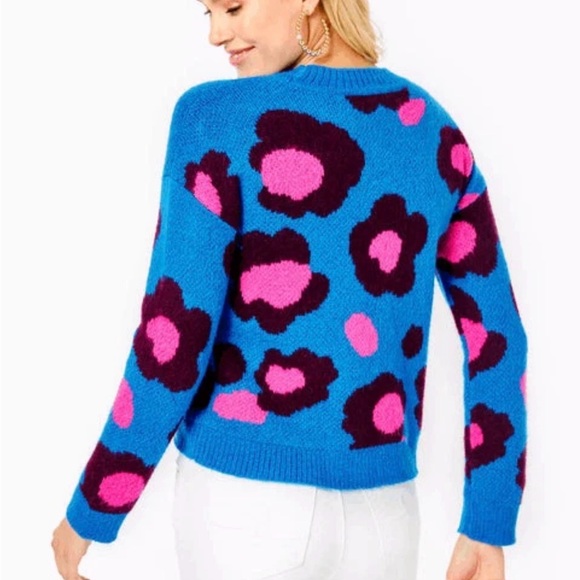 Lilly Pulitzer Ferrara Sweater in the Blue Flare Growl & Prowl Jacquard Print - Picture 3 of 7